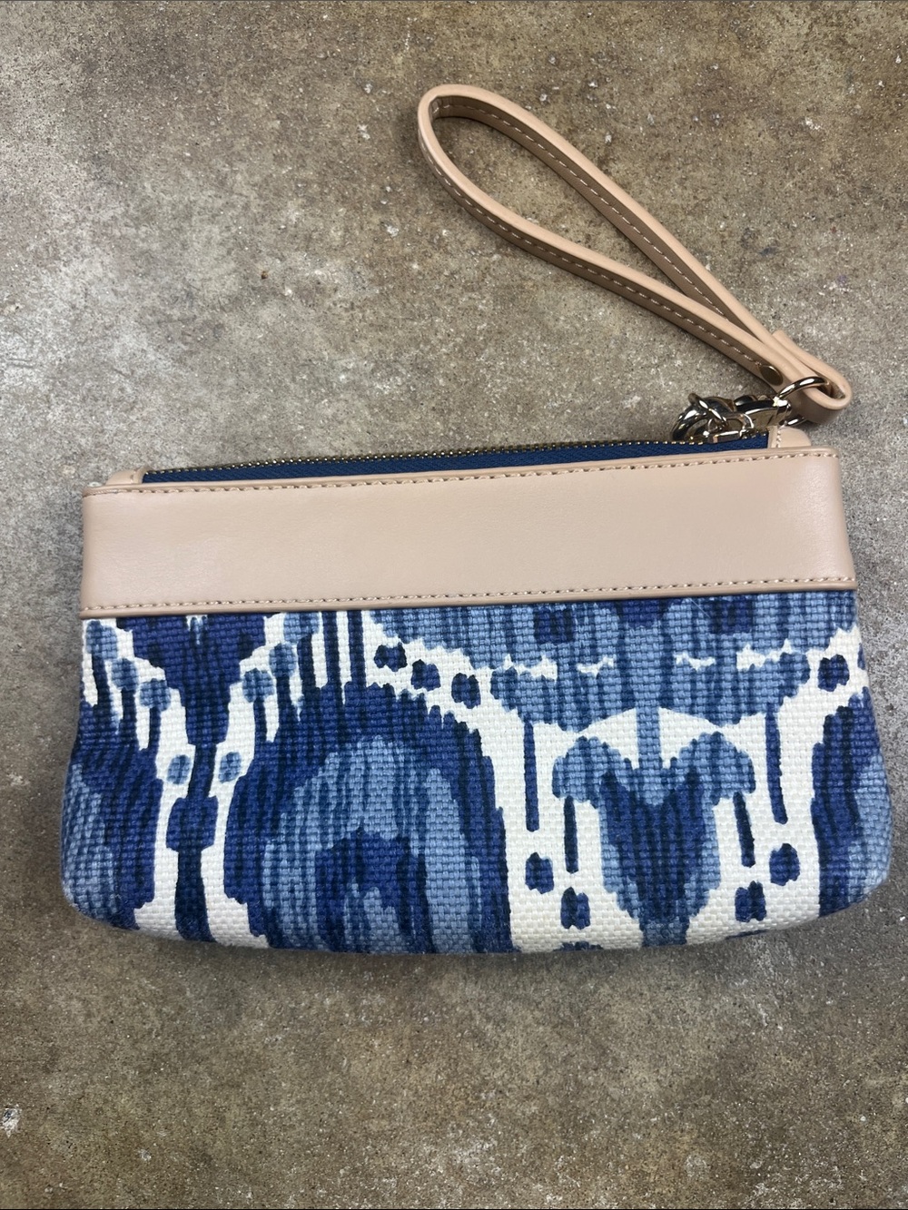 Spartina 449 Linen and leather Wristlet Clutch with indigo print - Picture 4 of 5